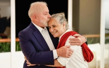 Lula agradece apoio eleitoral de Maria Bethânia: “Combustível”