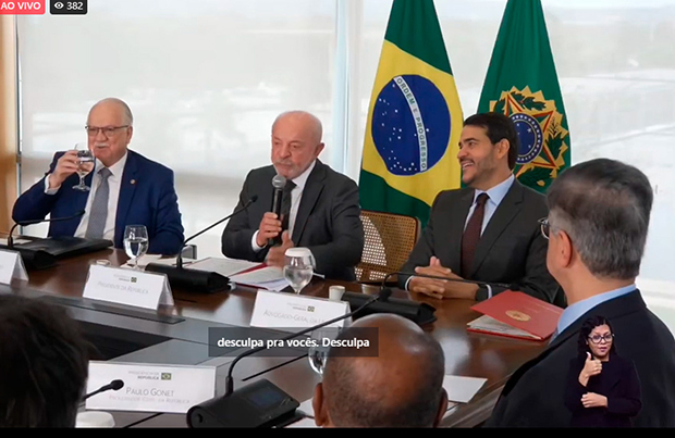 Lula faz apelo pela preservação da estabilidade democrática e pela defesa da integridade dos órgãos de Estado