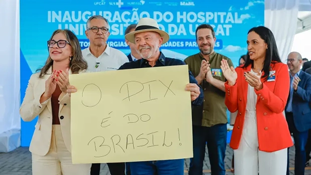 Vou encontrar com o Trump e vou dizer a ele: "Trump, faça um Pix, que você vai ver o quanto será bom a economia digitalizada”, diz Lula