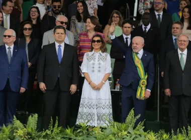 Lula participa de desfile do Sete de Setembro com Fachin, Alcolumbre e Motta