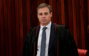 Mendonça diz que foi monitorado pela PF por 30 dias