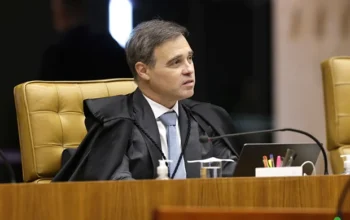 Mendonça diz que retirar sigilo do celular de Vorcaro tumultua julgamento
