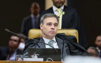 Mendonça recua e vota para liberar post de Tabet sobre Nossa Senhora