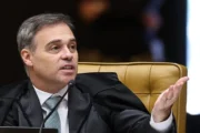 Mendonça rejeita ação de aliado de Flávio Bolsonaro contra reajuste do Bolsa Família