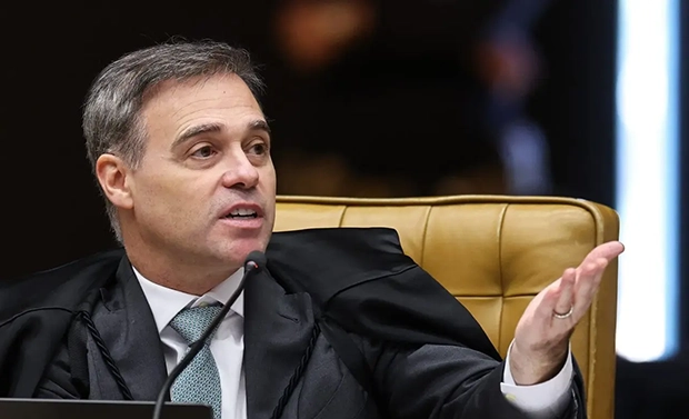Mendonça rejeita ação de aliado de Flávio Bolsonaro contra reajuste do Bolsa Família
