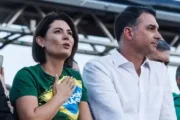 Michelle Bolsonaro não participa do ato convocado por Flávio Bolsonaro na Avenida Paulista