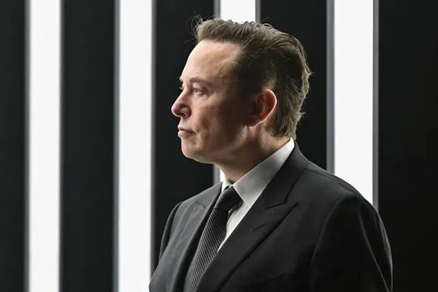 Musk tenta liberar nudes criados por IA e perde na Justiça