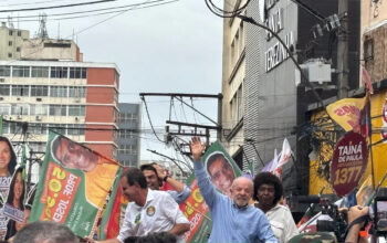 “Não cabe representação de miliciano no Planalto”, diz Lula em ato de campanha