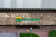 Petrobras aprova adesão à nova subvenção de R$ 1 por litro de diesel