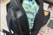 PF encontra mochilas e sacola recheadas com R$ 1 milhão no Acre