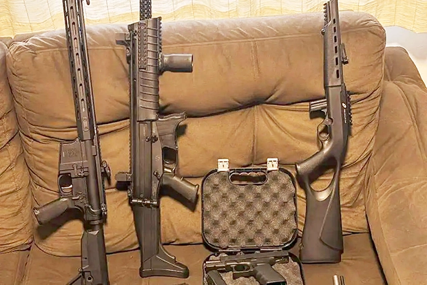 PF prende dez suspeitos de fraudar registros de armas para CACs