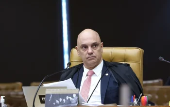 PGR quer nulidade da decisão de Mendonça sobre conversa de Vorcaro e Moraes