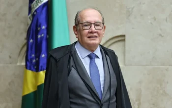 "Quem é o vazador-geral da República?", questiona Gilmar em sessão do STF
