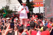 “Quem não fez nada no passado não vai fazer nada no futuro”, diz Lula sobre Flávio Bolsonaro