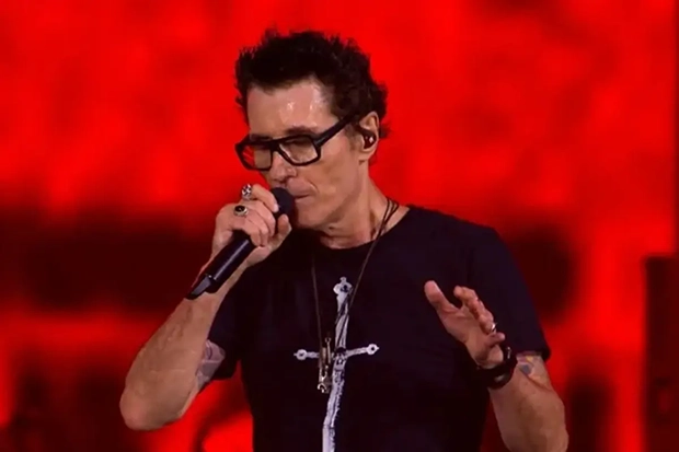 Dinho Ouro Preto cobra Vorcaro e STF antes de tocar “Que País é Este” no Rock in Rio