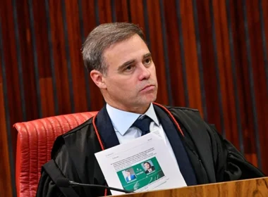 Mendonça atende a determinação de Fachin e derruba sigilo de ação sobre pagamentos de Vorcaro