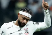 Memphis pede desculpas no vestiário após pênalti perdido na eliminação do Corinthians