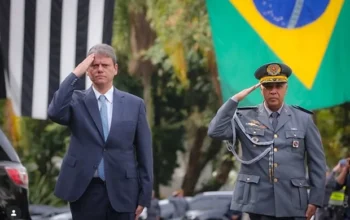 Governo Tarcísio se recusa a explicar passagens de até R$ 63 mil de secretário