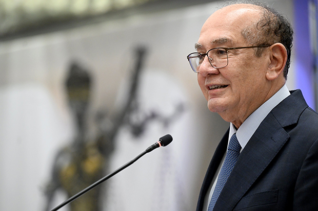 Gilmar libera reajuste do Bolsa Família em 15% e afasta violação eleitoral