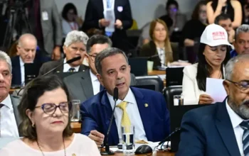 Rogério Marinho pede vista e atrasa aprovação do fim da escala 6×1 pela CCJ do Senado