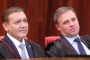 Rui Falcão pede ao STF afastamento de Nunes Marques e André Mendonça do TSE durante as eleições