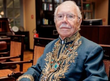 Ex-presidente Sarney viaja a SP para check-up após diagnóstico de pneumonia e ser internado