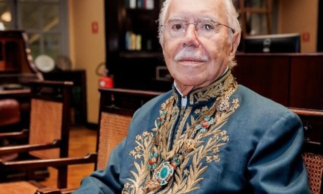 Ex-presidente Sarney viaja a SP para check-up após diagnóstico de pneumonia e ser internado