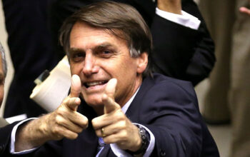 STM avança em processo que pode tirar a patente de Jair Bolsonaro