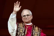Vaticano recusa convite de Macron para encontro com o Papa Leão XIV