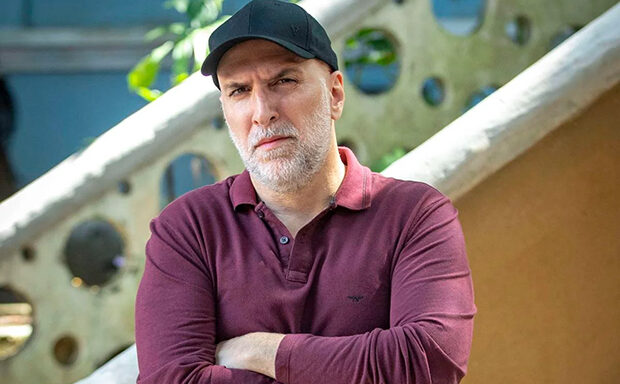 Agora, se Deus e a democracia quiserem, ela nunca mais sai daí: o novo post de Tabet sobre Flávio Bolsonaro e NS Aparecida