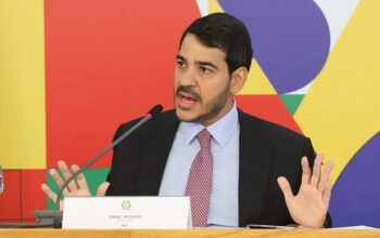 AGU apresenta notícia-crime sobre projeto de US$ 1 milhão de Trump contra STF