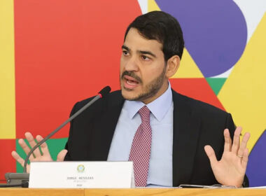 AGU apresenta notícia-crime sobre projeto de US$ 1 milhão de Trump contra STF