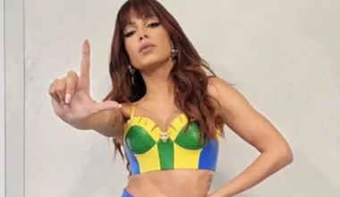 Anitta declara voto em Lula e critica entreguismo bolsonarista: “meu voto é 13”