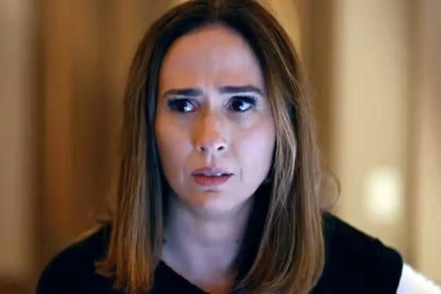 Brigitte descobre segredo envolvendo o pai em Quem Ama Cuida