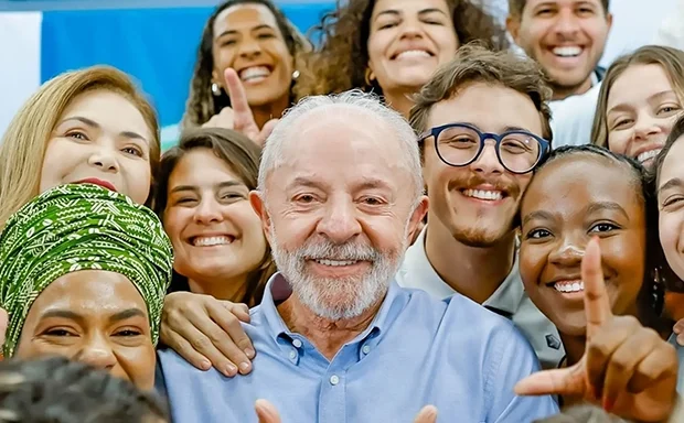 BTG/Nexus: Lula sobe oito pontos entre eleitores mais jovens e chega a 57%