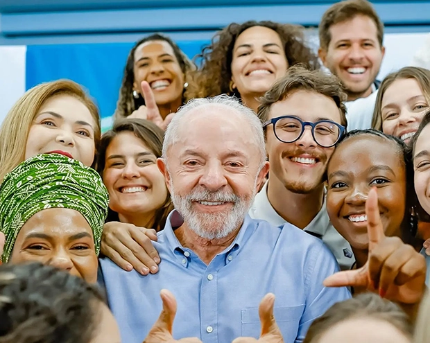 BTG/Nexus: Lula sobe oito pontos entre eleitores mais jovens e chega a 57%