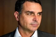 Campanha de Flávio pede ao TSE suspensão de canal de Janones