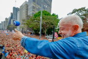 Campanha de Lula promove ato pela democracia na Faculdade de Direito do Recife