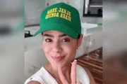 Esposa de ex-prefeito pede desculpas após usar boné “Make Janja Quenga Again”