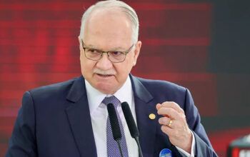 Fachin nega pedido de Flávio por suspeição de Dino em casos sobre Lula