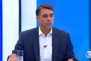 Flávio associa folga extra da 5×2 a crimes: “Vai continuar andando de ônibus e sendo assaltado”