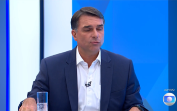 Flávio associa folga extra da 5×2 a crimes: “Vai continuar andando de ônibus e sendo assaltado”