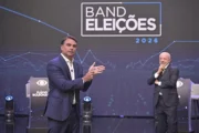 Flávio Bolsonaro aceita abrir seus sigilos bancário, fiscal e telefônico dos últimos 20 anos, mas impôs condições a Lula