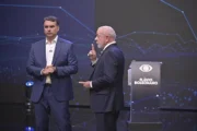 Flávio Bolsonaro cita Roberta Luchsinger em debate e Lula responde: “É uma questão da PF”
