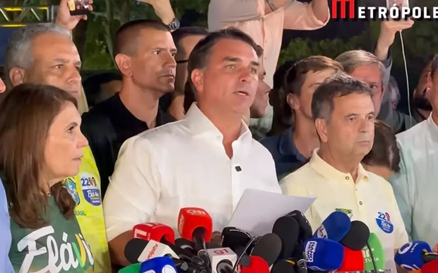 Flávio Bolsonaro diz que não aceita derrota nas urnas: “Vamos pedir anulação”