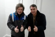Governo Milei nega que Flávio Bolsonaro tenha ido à Argentina