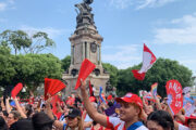 Largo de São Sebastião avermelhou neste domingo, 11, em favor da reeleição de Lula
