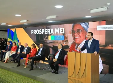 Lula anuncia projeto para perdoar R$ 12,6 bilhões em dívidas de MEIs