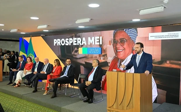 Lula anuncia projeto para perdoar R$ 12,6 bilhões em dívidas de MEIs