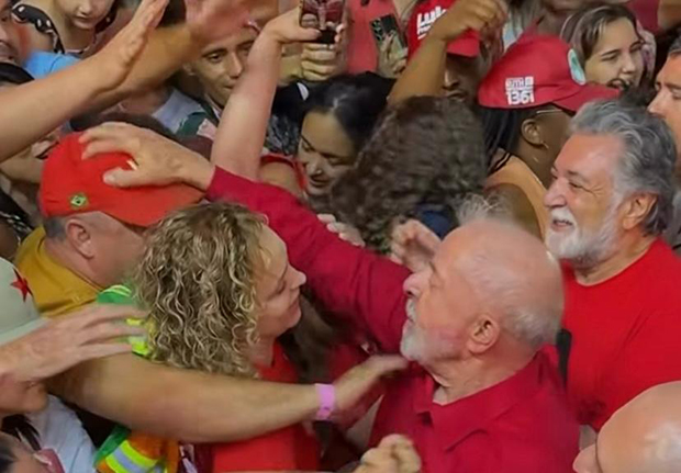 Lula cresce e empata com Flávio Bolsonaro na semana da eleição, diz pesquisa BTG/Nexus